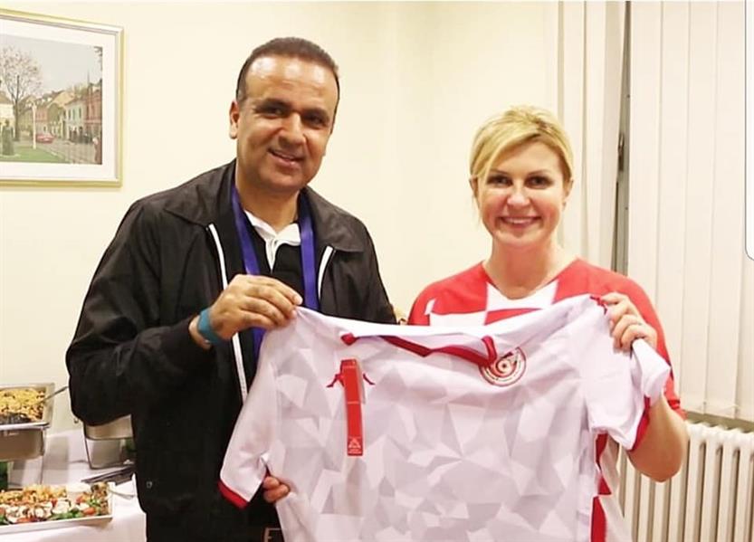 هدية تونسية لرئيسة كرواتيا (صور) هدية تونسية لرئيسة كرواتيا (صور)