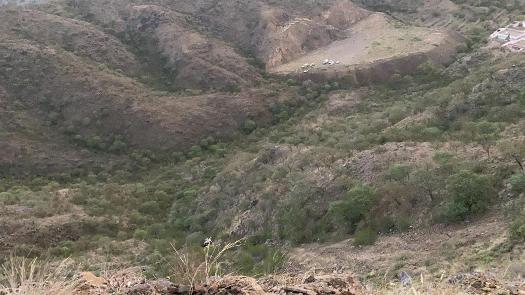 وفاة 3 أشخاص نتيجة سقوط مركبتهم من مرتفع برجال ألمع (صور) وفاة 3 أشخاص نتيجة سقوط مركبتهم من مرتفع برجال ألمع (صور)