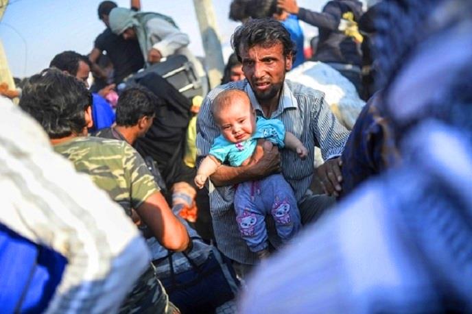 نازحون فروا من المعارك