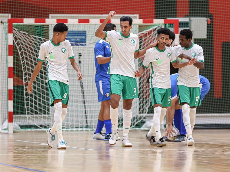 أخضر الصالات