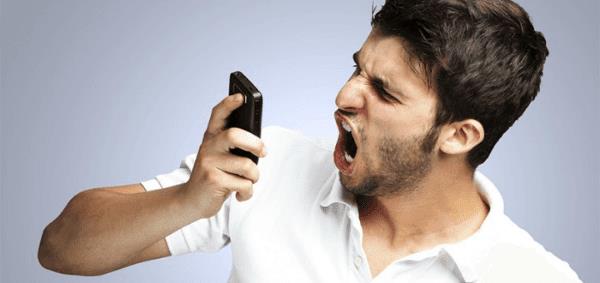  حفاظًا على صحتك.. أبعد الهاتف المحمول عن جسدك في هذه الحالات 