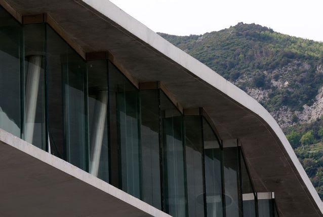 بالصور.. افتتاح محطة بحرية من تصميم زها حديد في إيطاليا