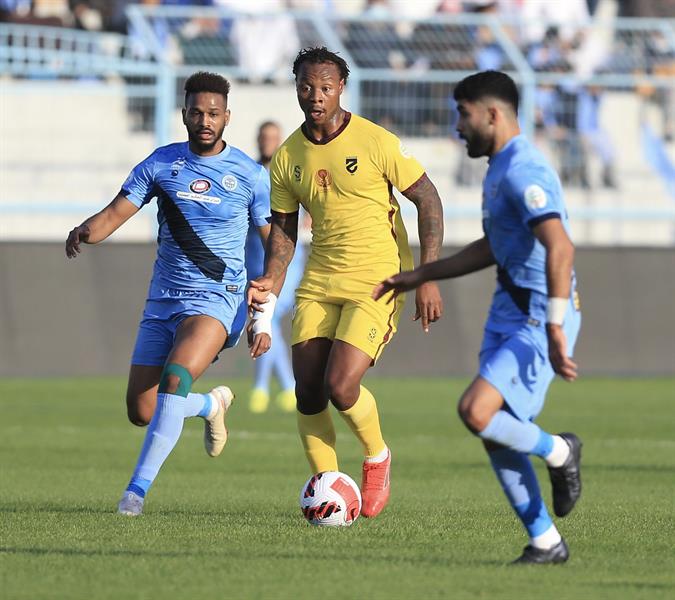 التعادل السلبي يحسم مواجهة "الباطن" و "الحزم"