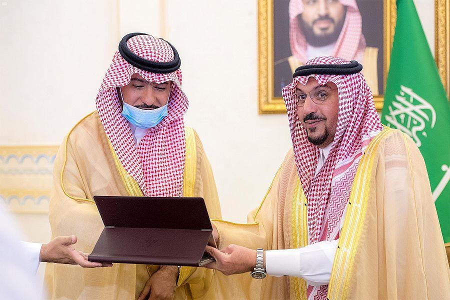 أمير القصيم يدشن 8 مخططات للأراضي سكنية