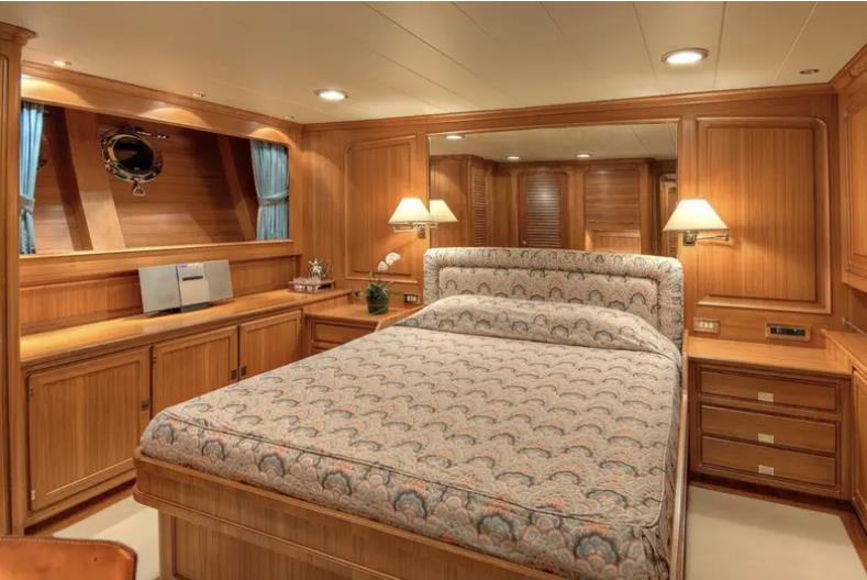  يخت فاخر استضاف مليارديرات ومشاهير للبيع مقابل 11 مليون دولار