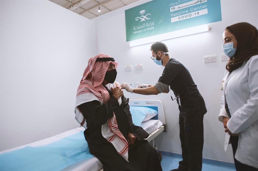 الامير مقرن بن عبدالعزيز