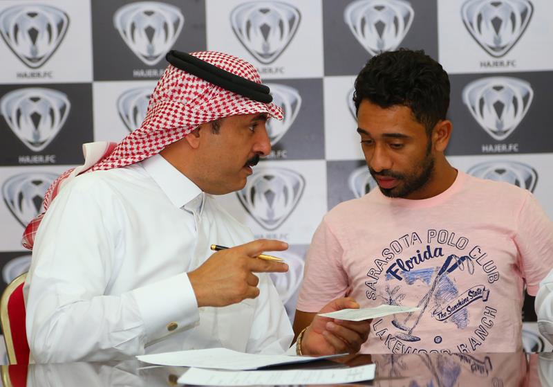 بالصور .. هجر يدعم صفوفه بـ(الرهيب) ..واللاعب يشكر جديتهم