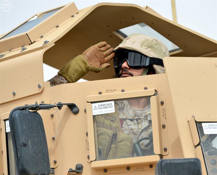 لقطات مميزة من العرض العسكري الختامي لتمرين رعد الشمال