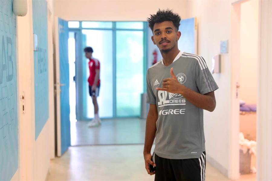 لاعبو لاعبو