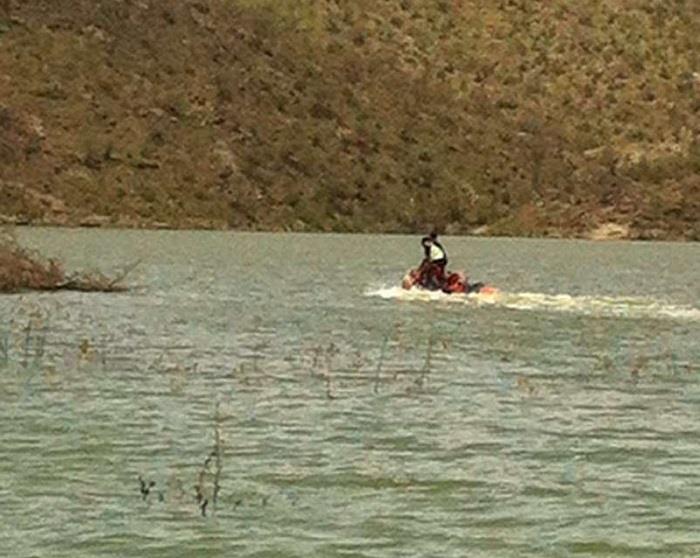 الدفاع المدني ينقذ ١٢ حمارًا غمرتها مياه سد الجنابين في بلجرشي‎