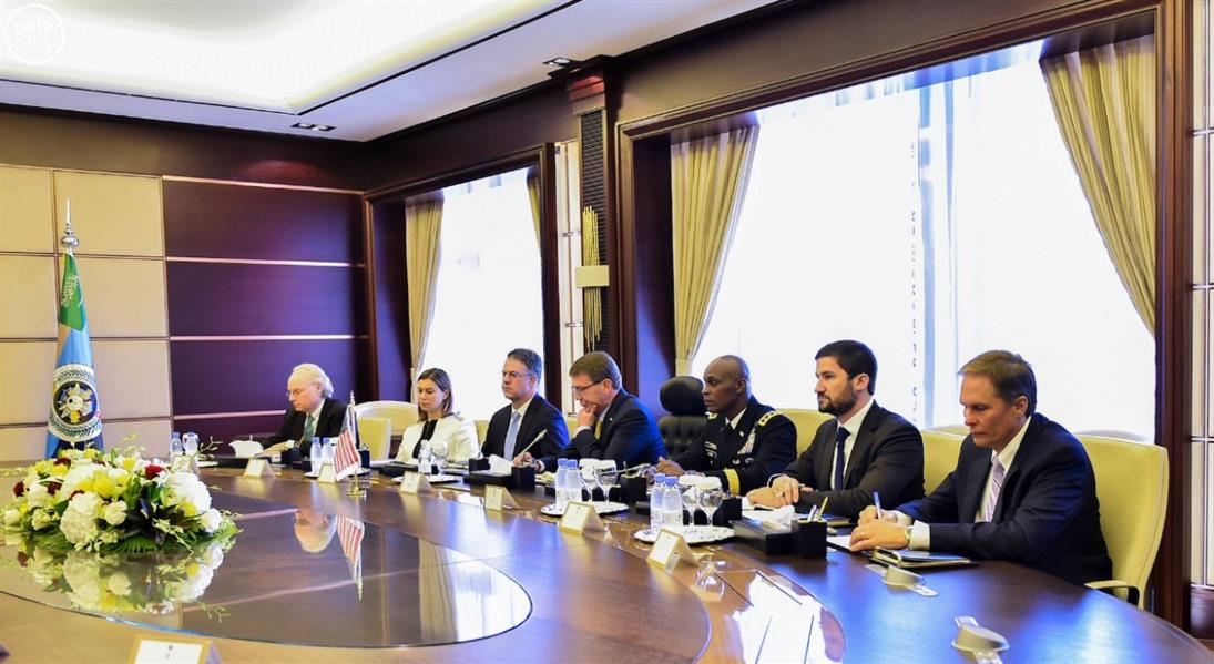 بالصور.. وزير الدفاع يعقد اجتماعاً مع وزير الدفاع الأمريكي بالصور.. وزير الدفاع يعقد اجتماعاً مع وزير الدفاع الأمريكي