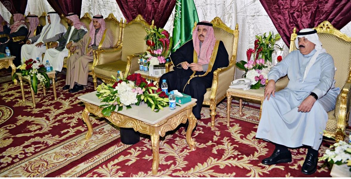 امراء ومسؤولون وعلماء يزورون خادم الحرمين الشريفين