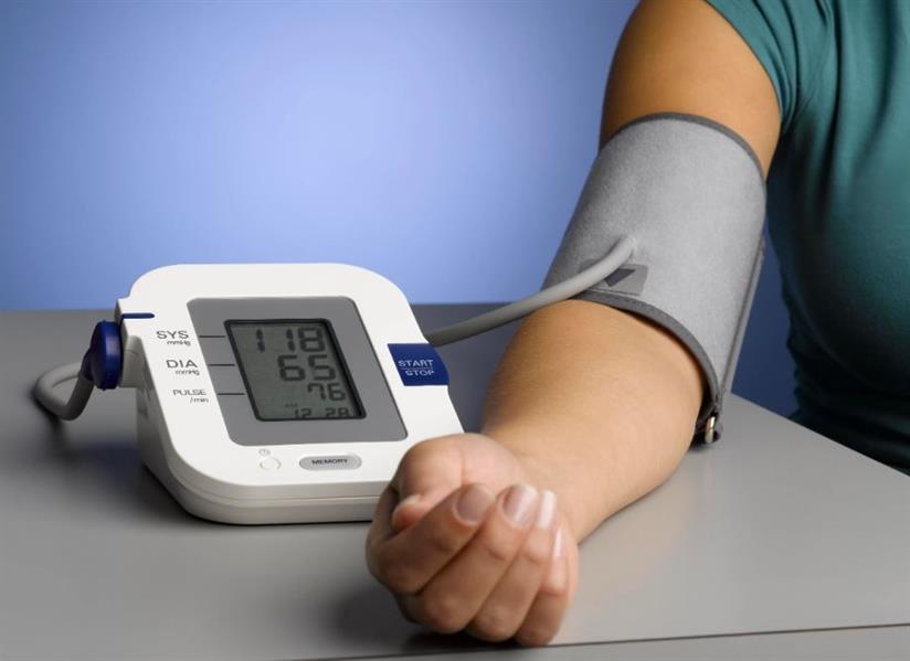 قياس ضغط الدم 