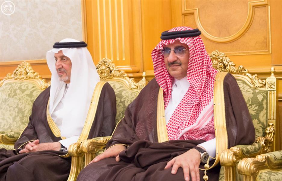 خادم الحرمين الشريفين يعقد جلسة مباحثات رسمية مع رئيس جمهورية زامبيا خادم الحرمين الشريفين يعقد جلسة مباحثات رسمية مع رئيس جمهورية زامبيا