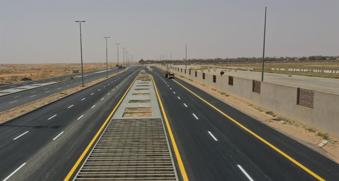 أعمال التحسين في طريق الملك عبدالعزيز
