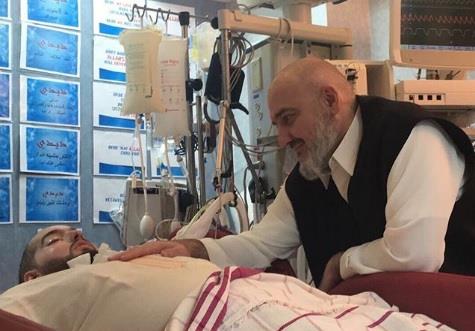 بعد تحسن حالته.. صورة حديثة للأمير خالد بن طلال ونجله 