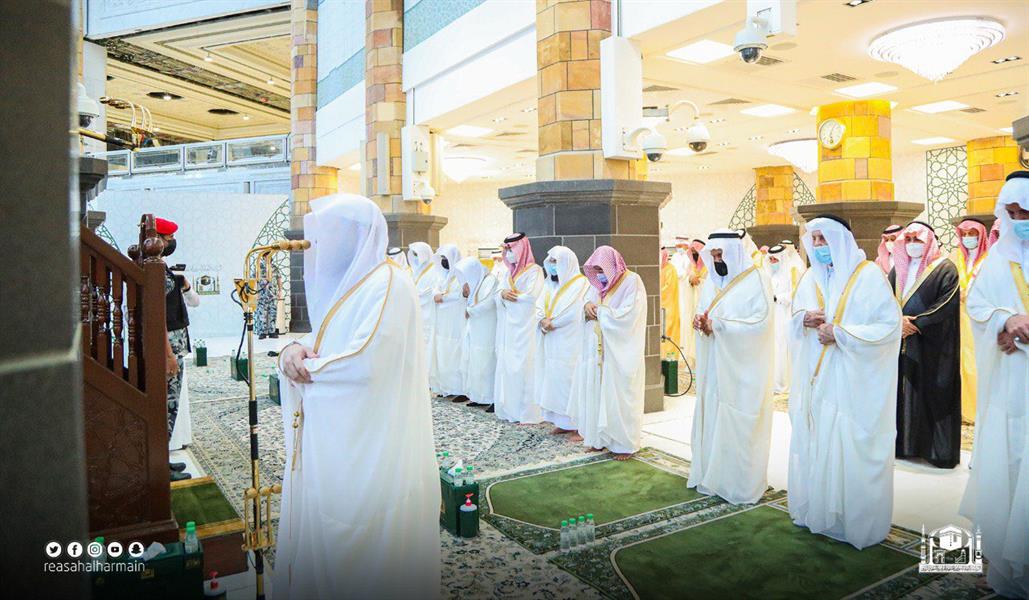 صلاة وخطبة عيد الأضحى من المسجد الحرام 