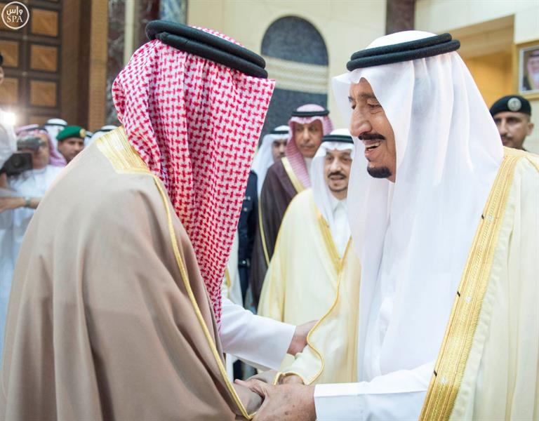  خادم الحرمين الشريفين يستقبل رئيس وزراء مملكة البحرين