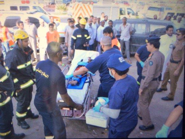 بالصور..إنقاذ طفلة سقطت في خزان مياه بجدة