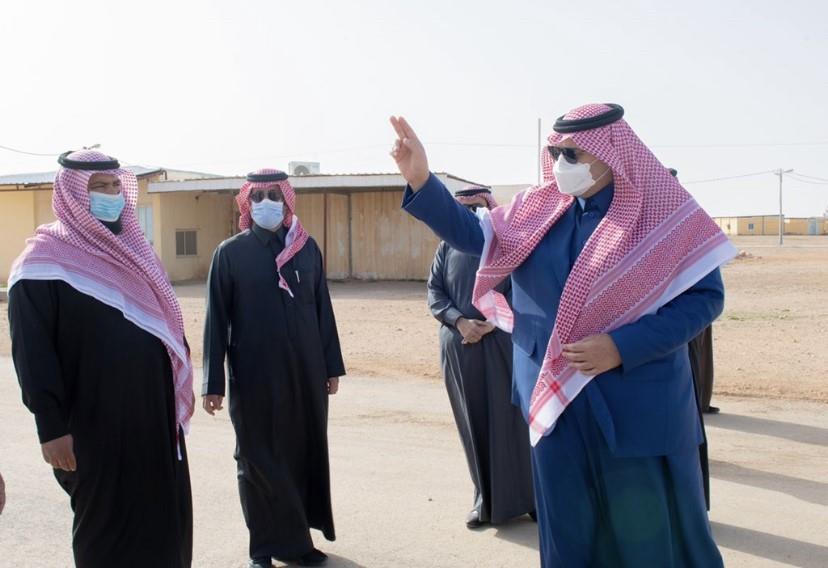 شاهد.. موقف إنساني من أمير الحدود الشمالية تجاه طفل يعاني ضموراً في المخ 