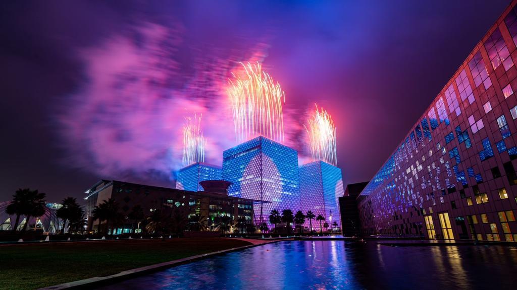 Watch.. Huge fireworks light up the Riyadh sky with joy at the start of the New Year 