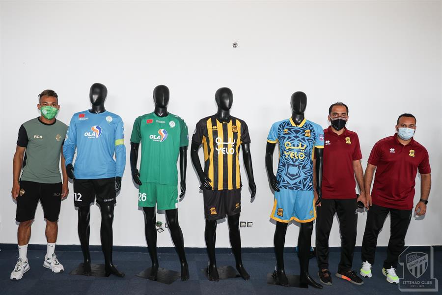 الاتحاد بزيه الأساسي أمام الرجاء في نهائي البطولة العربية