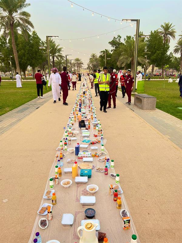 أطول مائدة إفطار 