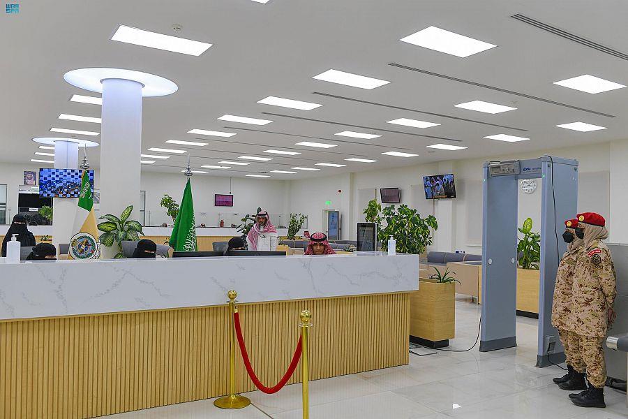 وزيرِ الحرس الوطني يدشِّن مركزَ استقبال المراجعين بالوزارة 