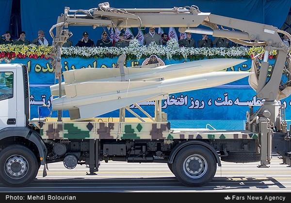  إيران تستعرض أسلحتها الروسية بعرض عسكري