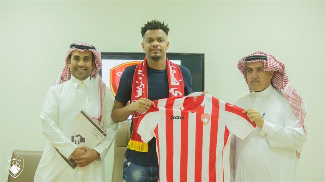 ضمك يتعاقد مع سلطان مسرحي للموسم القادم 2019-2020