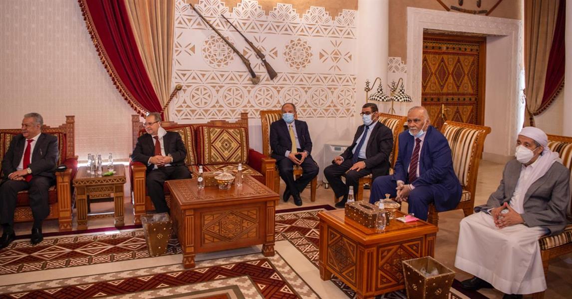  نائب وزير الدفاع يستقبل رئيس مجلس النواب اليمني ومسؤولين يمنيين  