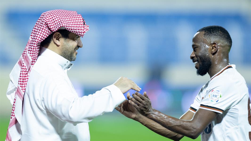 الاخضر الاخضر