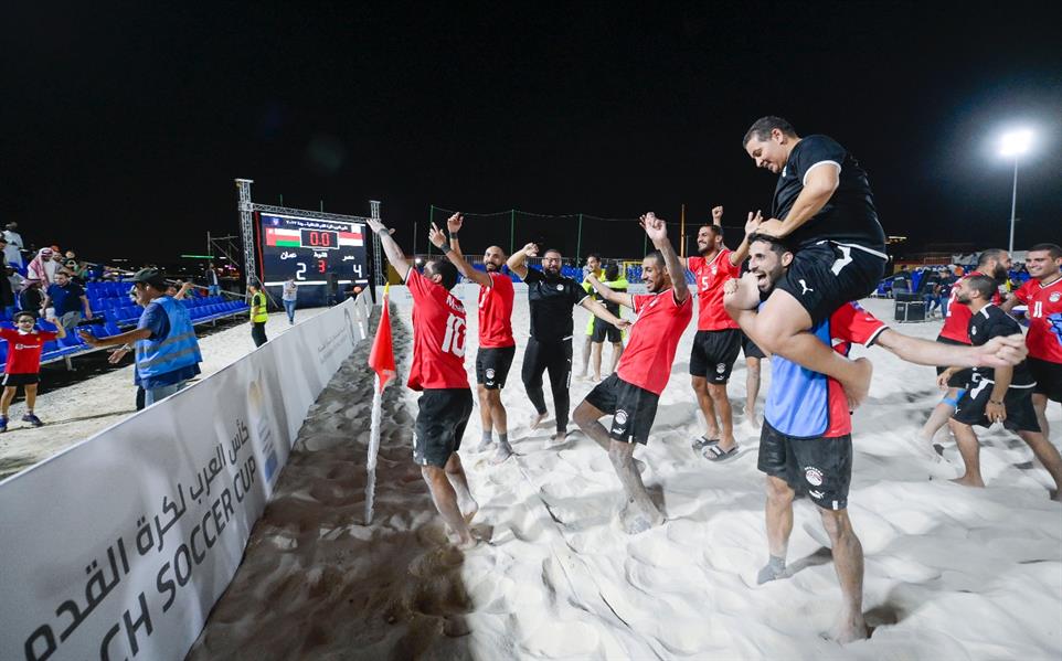منتخب مصر يُتوج بطلاً لكأس العرب لكرة القدم الشاطئية 2023 (صور) منتخب مصر يُتوج بطلاً لكأس العرب لكرة القدم الشاطئية 2023 (صور)