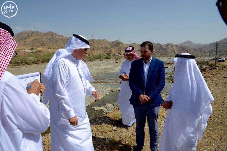 وزير النقل يتفقد مشروعات الطرق في منطقة جازان وزير النقل يتفقد مشروعات الطرق في منطقة جازان