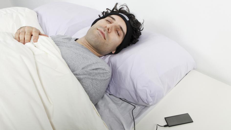  حفاظًا على صحتك.. أبعد الهاتف المحمول عن جسدك في هذه الحالات 
