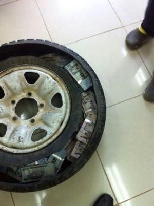 فلوس داخل الاطار