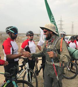 رحالة سعودي يقطع 450 كلم من بيشة إلى مكة سيراً على الأقدام لأداء فريضة الحج