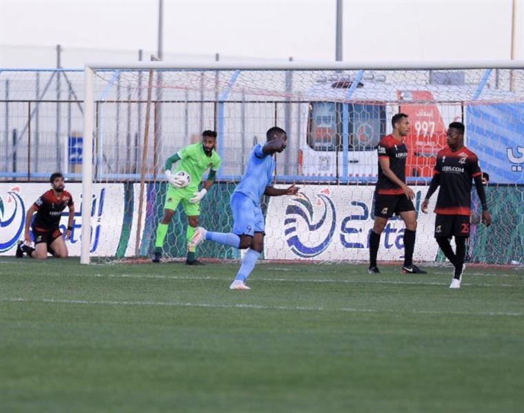 "الباطن" يقفز للمركز التاسع بالدوري بثلاثية في مرمى "الوحدة"