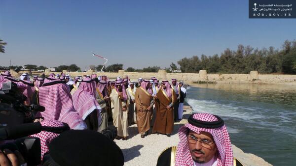 سمو الأمير خالد_بن_بندر رئيس الهيئة يضع حجر الأساس