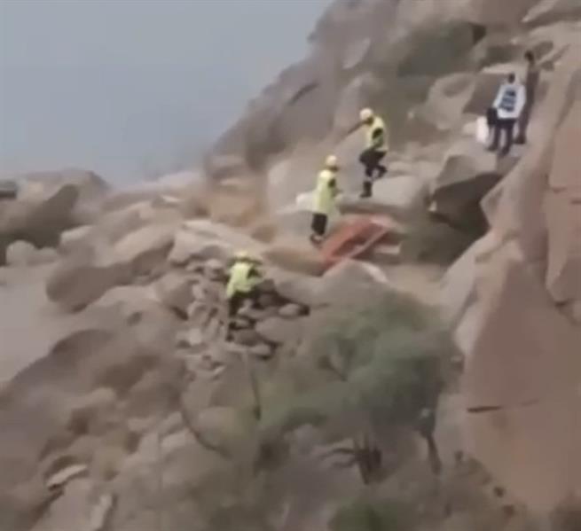 وفـاة مُقيم جراء سقوطه في منطقة وعرة خلال ممارسته الـ