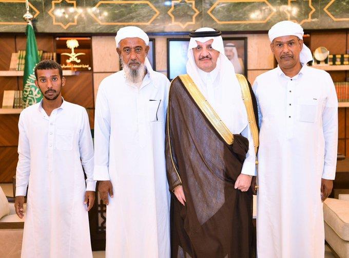 ورثة مقيم يمني يعفون عن قـاتل ابنهم بعد شفاعة من أمير المنطقة الشرقية 