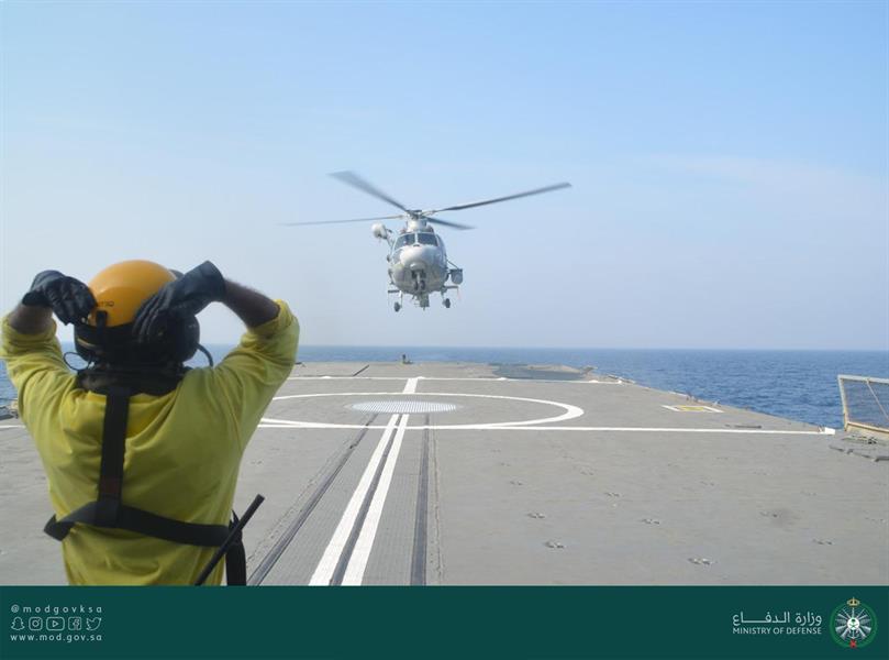 البحرية السعودية" تنفذ تمرين عبور مع نظيرتها الفرنسية