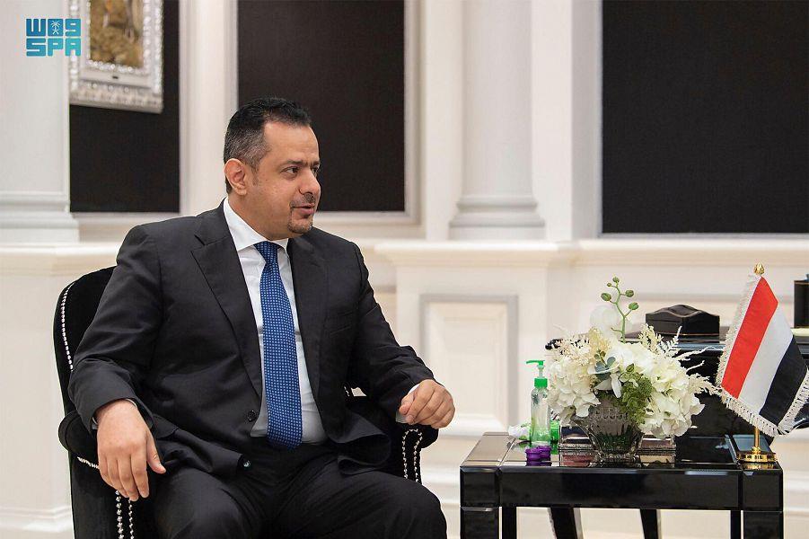 نائب وزير الدفاع يلتقي بدولة رئيس مجلس الوزراء بالجمهورية اليمنية