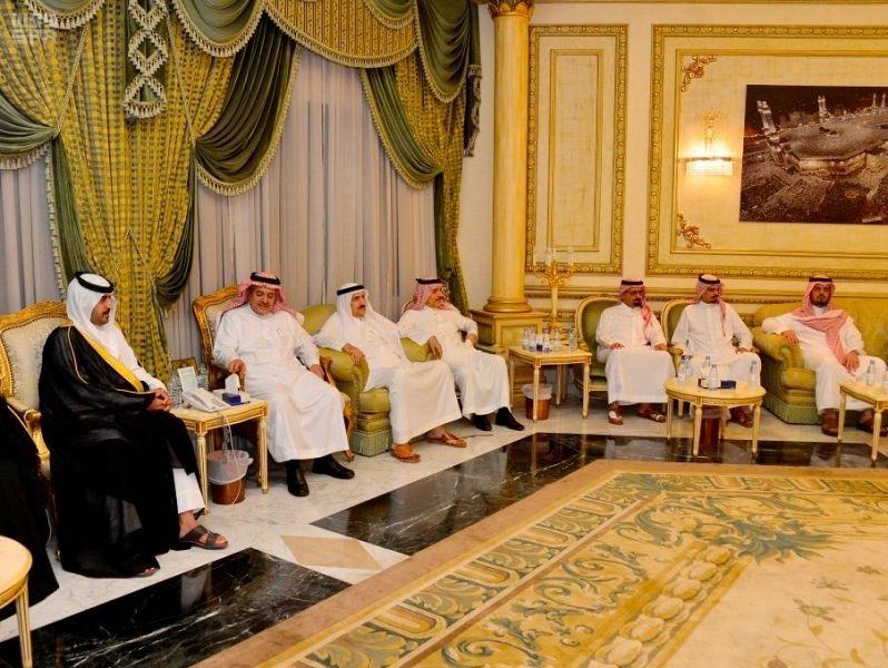 بالصور.. أبناء الأمير مشعل بن عبدالعزيز يستقبلون المعزين لليوم الثاني على التوالي