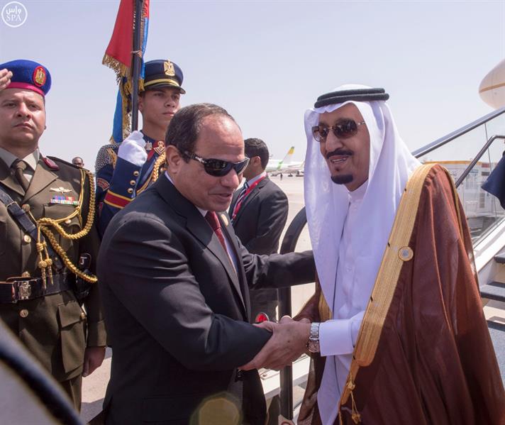 خادم الحرمين يصل شرم الشيخ