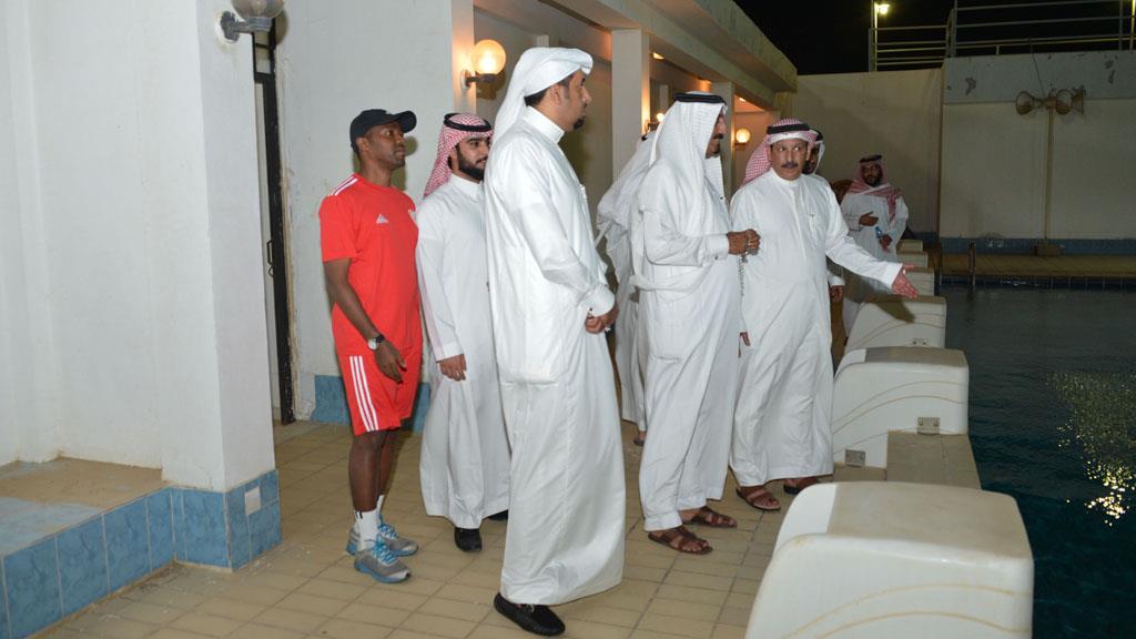 بالصور .. رئيس نجران يتجول في منشآت وملاعب الحرس الوطني بالصور .. رئيس نجران يتجول في منشآت وملاعب الحرس الوطني