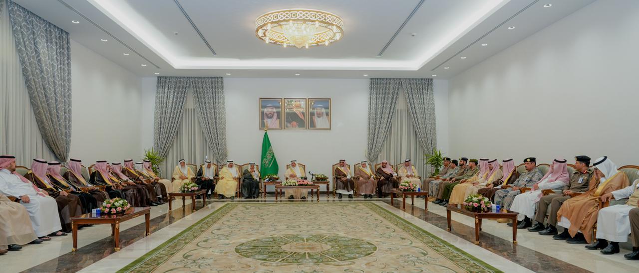 أمير تبوك يزور منفذ حالة عمار أمير تبوك يزور منفذ حالة عمار