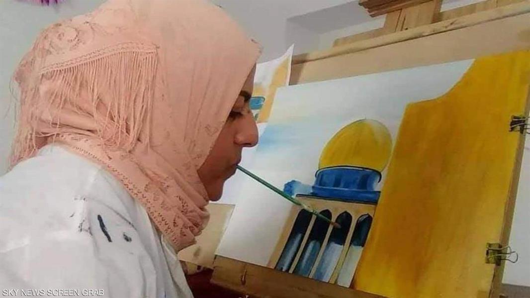 الفن بالفم.. تشكيلية تونسية تخوض الفن بالفم.. تشكيلية تونسية تخوض