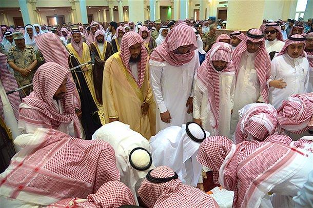 صلاة الجنازة على شهيدي حرس الحدود 