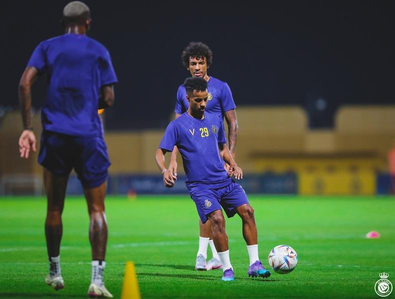 غريب
